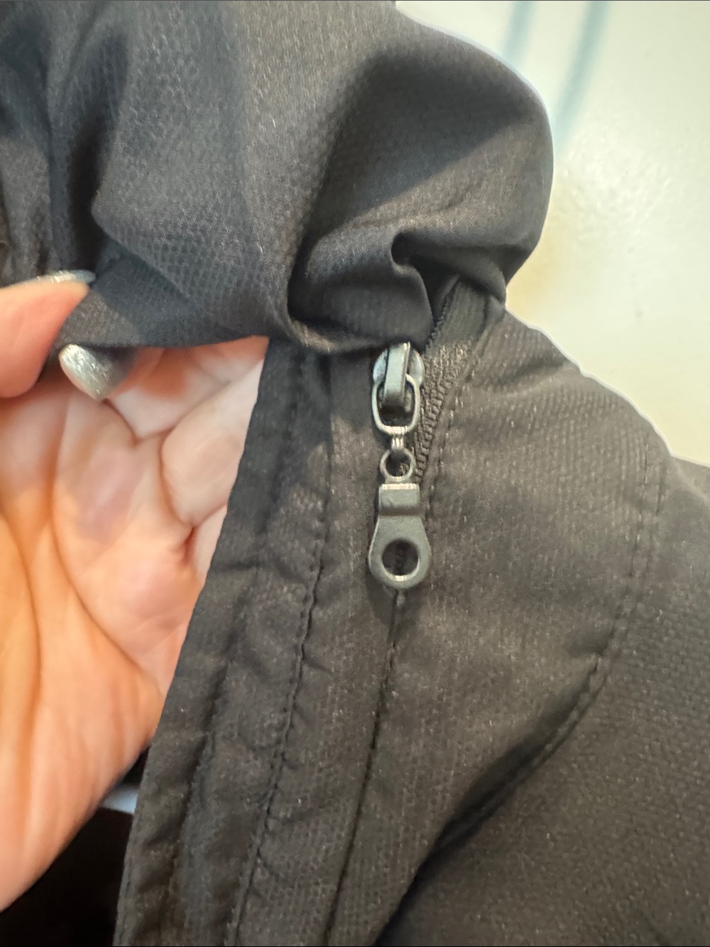 Label Inside Garment - Picture 5 of 7